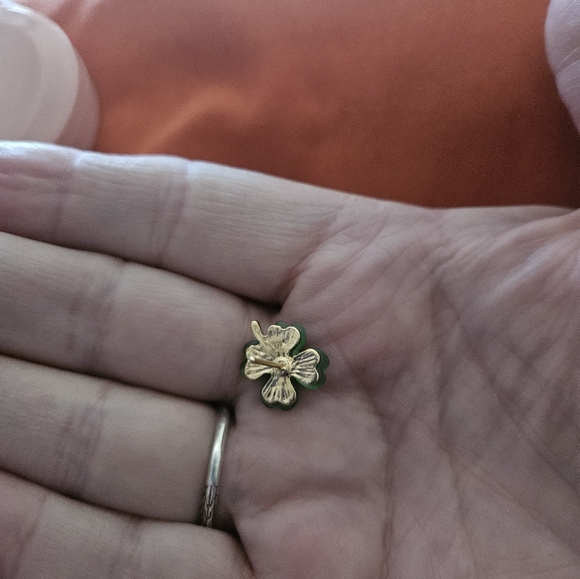 Green Clover Earrings, cats eye stone. - Picture 2 of 3